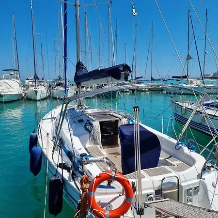 Botel Boat And Breakfast Bari